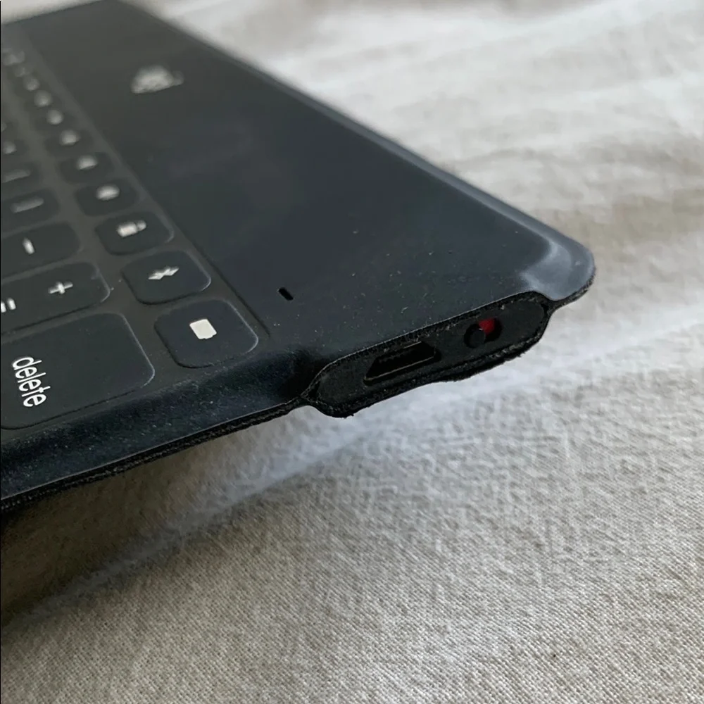 Logitech Black Tablet Keyboard with Multi-Device Connectivity